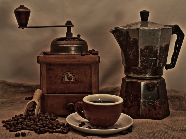 kahvenin-tarihi-degirmen-moka-pot